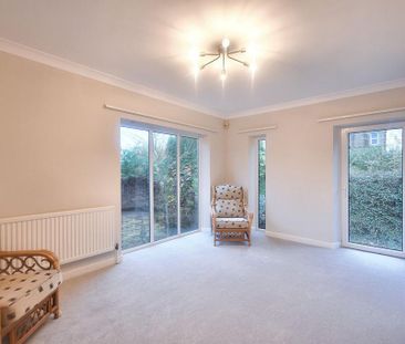 3 bedroom detached bungalow to rent - Photo 1