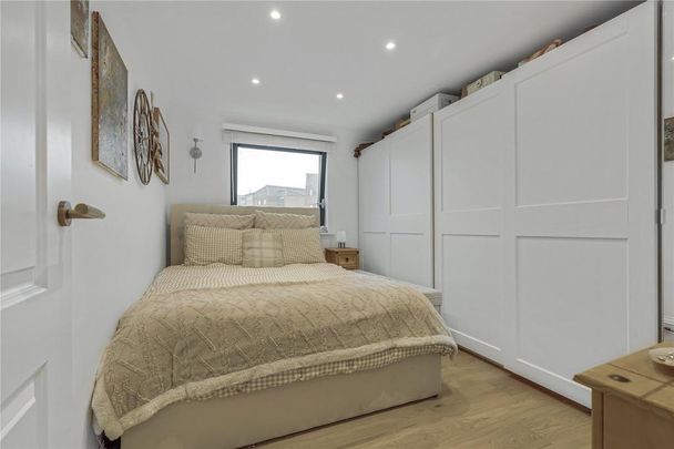 3 bedroom flat to rent - Photo 1