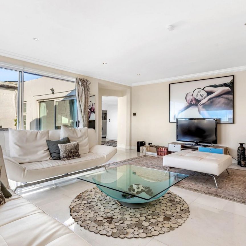 2 bedroom Flat To Let Total Size: 1464 SQ FT - Photo 1