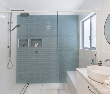 Renovated Apartment with Views - Photo 1