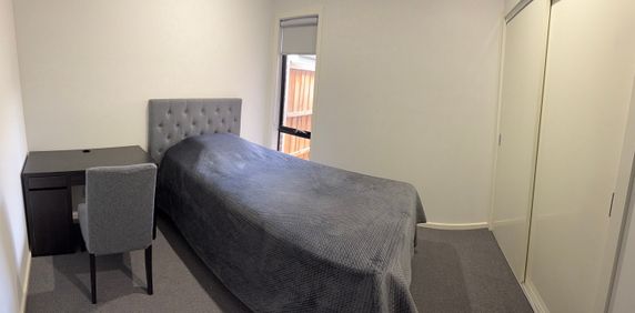 Wyndham Vale - Photo 2