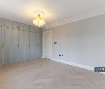 4 bedroom semi-detached house to rent - Photo 6