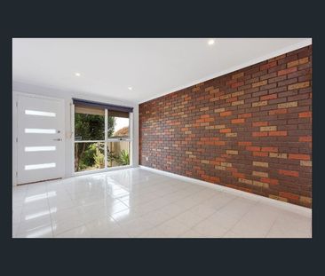 Low-Maintenance Unit in a Convenient Lilydale Location - Photo 4