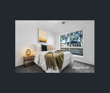 Spacious Family Home Central to everything that makes Truganina so ... - Photo 4