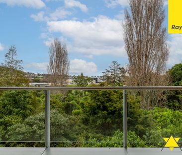 Discover modern living in Mount Albert! - Photo 2