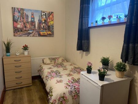 Bedsit, Princes Avenue, N13 - Photo 5