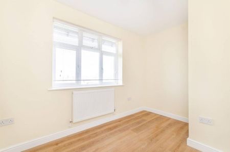 4 bedroom detached house to rent - Photo 4