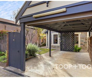 Spacious courtyard home - Photo 3