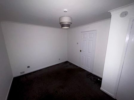 2 bedroom semi-detached house to rent - Photo 5