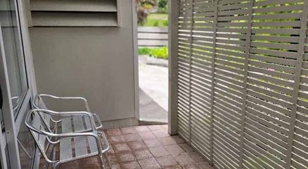 Butterfly Cottage - 1 bedroom with own Garage - Photo 2