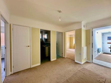 Hillview Road, Hythe, SO45 - Photo 4