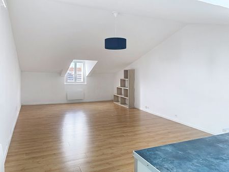 Location Appartement 3 pièces 70m² LA ROCHELLE 17000 - Photo 2