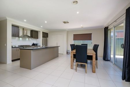 Executive Comfort & Style - Photo 5