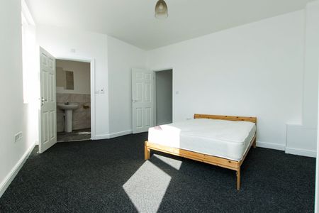 1 Bed Flat, Dovercastle, NG7 - Photo 4
