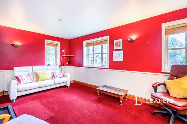 4 bedroom house to rent King Street, Westbourne, Emsworth, PO10 - Photo 1