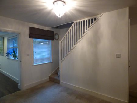 2 bedroom terraced house to rent - Photo 3