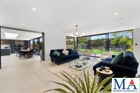 Price £7,995 pcm - Available Now - Furnished - Photo 5