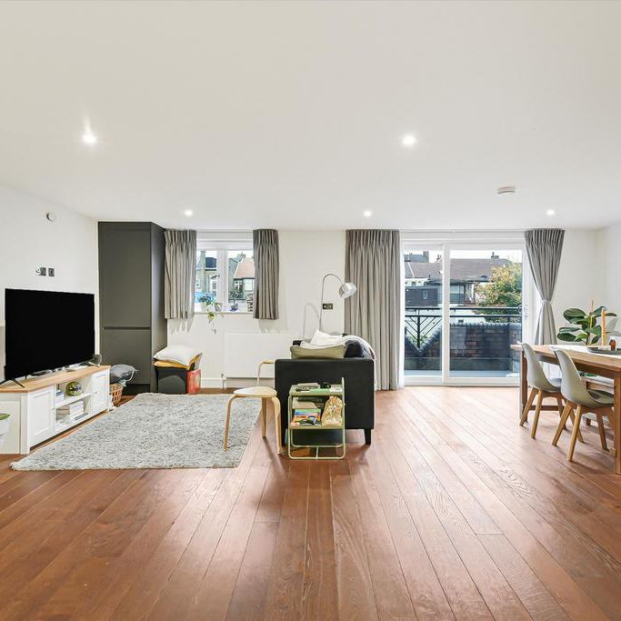 2 bedroom flat to rent - Photo 1