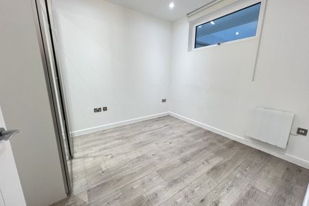 Edinburgh House - Photo 2