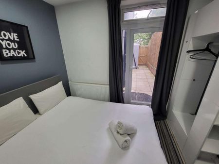 1 bedroom in a house share to rent - Photo 5