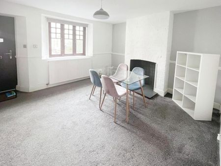 2 bedroom semi-detached house to rent - Photo 2