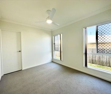 Stylish, Modern & Compact Family Home - Photo 2