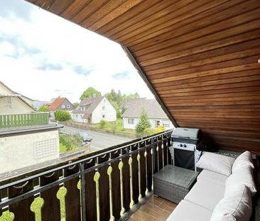 Wohnen in der obersten Ebene! Schöne 3-Zimmer-DG-Wohnung mit Balkon... - Foto 1