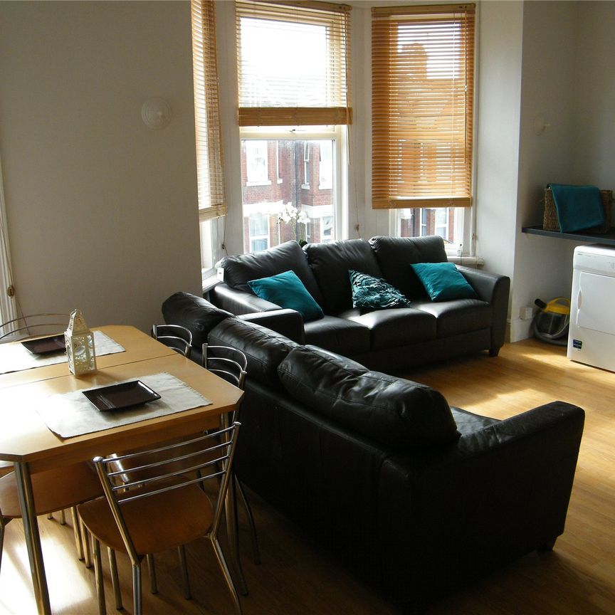 5 bedroom semi-detached house to rent - Photo 1