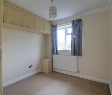 2 bedroom semi-detached bungalow to rent - Photo 4