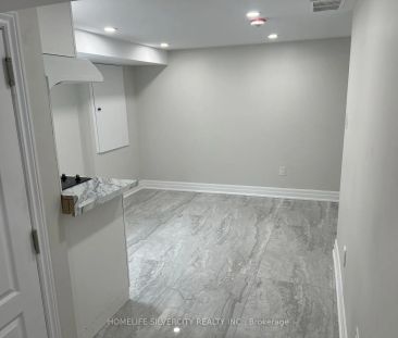 Detached Home For Lease | W9254233 - Photo 6