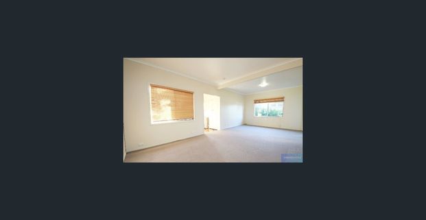 3-Bedroom Home with Spacious Backyard – 26 Askew St - Photo 1