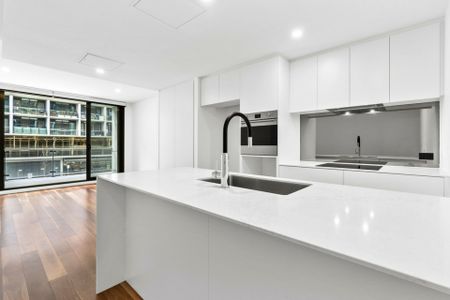 Welcome To The Parade! - Photo 4