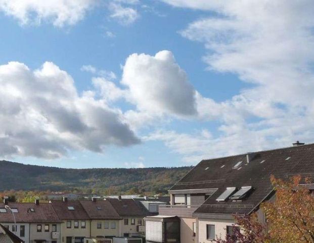 Großzügige DG-Wohnung am Feldrand von Rommelshausen - Foto 1