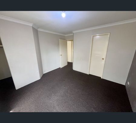 2 Murdoch Court, Parkwood, WA 6147 - Photo 2