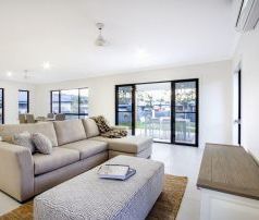 Charming Rental House in Cannonvale - Your Perfect Home Sweet Home! - Photo 6