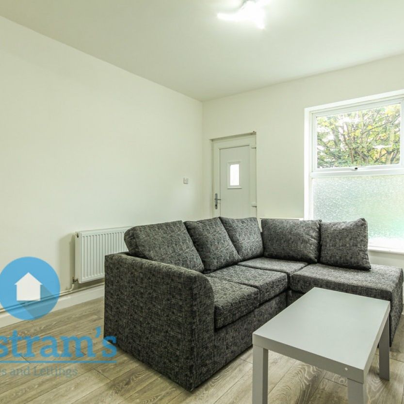 2 bed Mid Terraced House for Rent - Photo 1