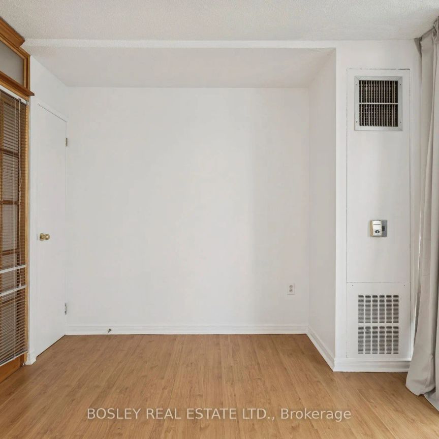 720 Spadina Avenue #909 - Photo 1