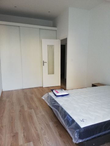 Location Appartement 3 pièces 73m² - Photo 3