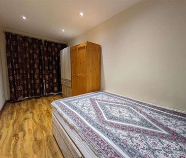Newnham Gardens, Northolt, UB5 - Photo 1