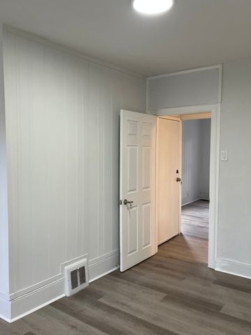 For Lease - 275 Main Street Unit# Upper, Hamilton, Ontario - Photo 2