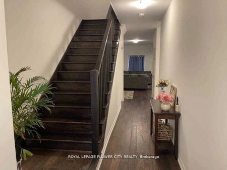 Property For Lease | X9251996 - Photo 2