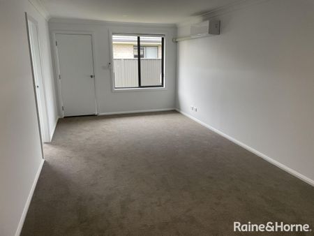 2/28 Rodgers Road, West Tamworth, NSW 2340 - Photo 2