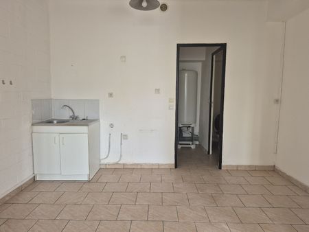Location Appartement 1 pièce 41m² HAUTMONT 59330 - Photo 5