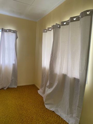 SPACIOUS THREE-BEDROOM HOME - Photo 3