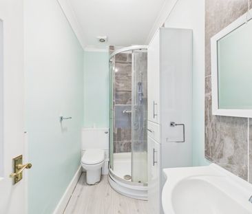 1 bedroom Flat in St. Georges Road, Aldershot - Photo 2