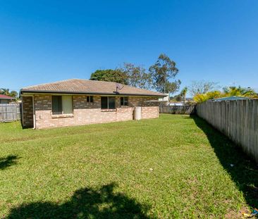 CABOOLTURE SOUTH - CLOSE & CONVENIENT - Photo 2