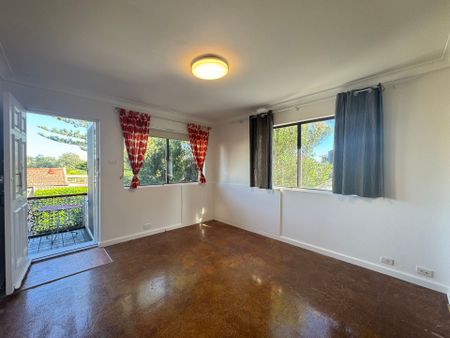 Freshly Painted 1 Bedroom Unit - Photo 4