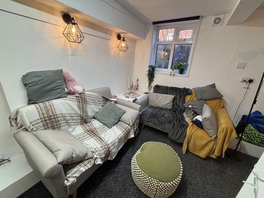 3 bedroom flat to rent - Photo 1