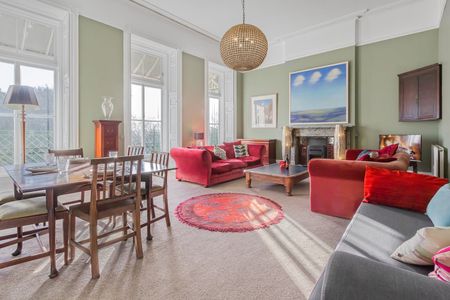 2 Bed Flat, Cornwallis Crescent, BS8 - Photo 4