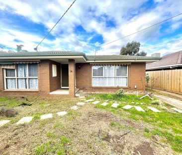 Spacious Three Bedroom House - Photo 5